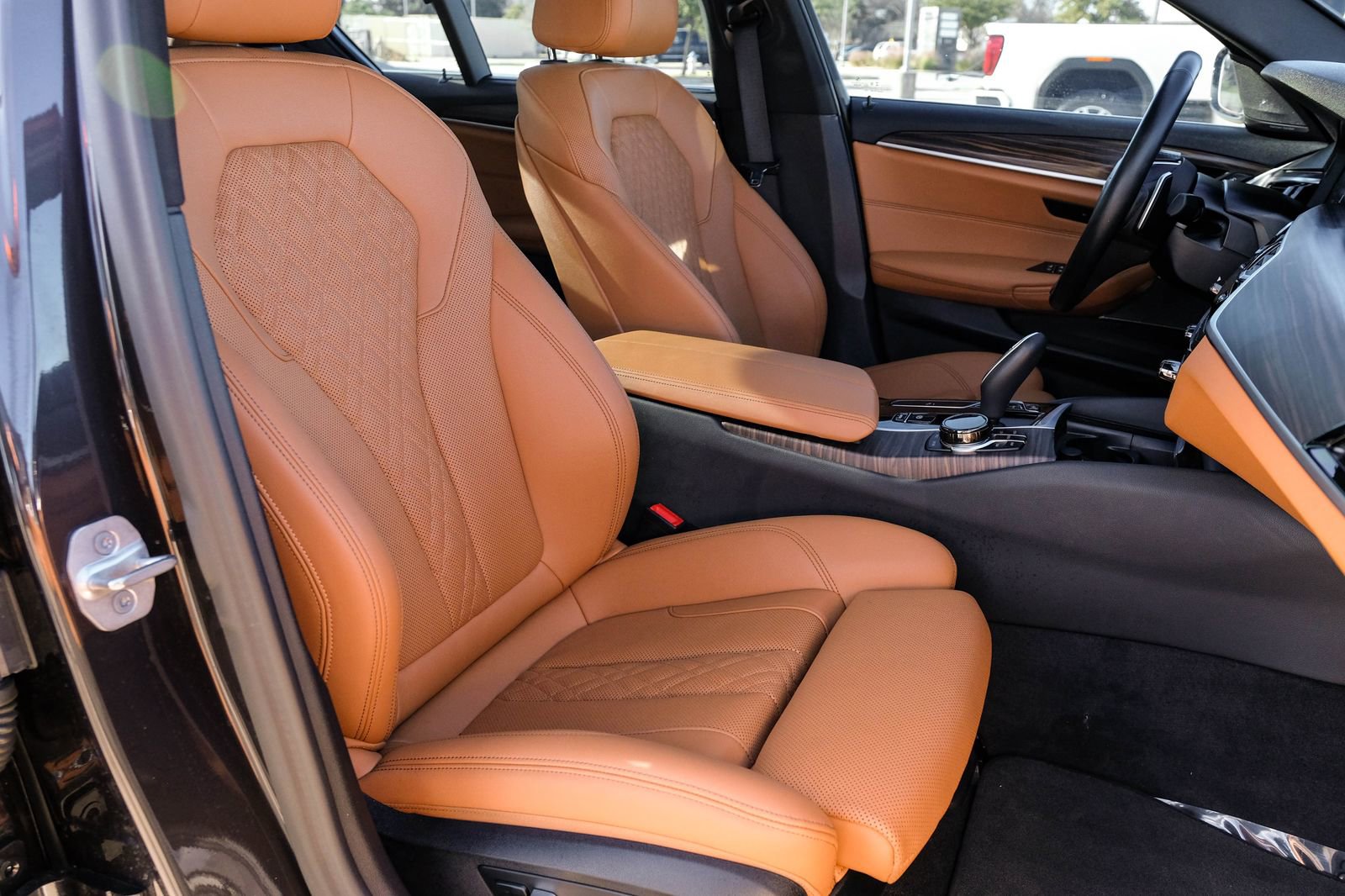 Used 2023 BMW 530i xDrive w/ Executive Package AWD/4WD image 43