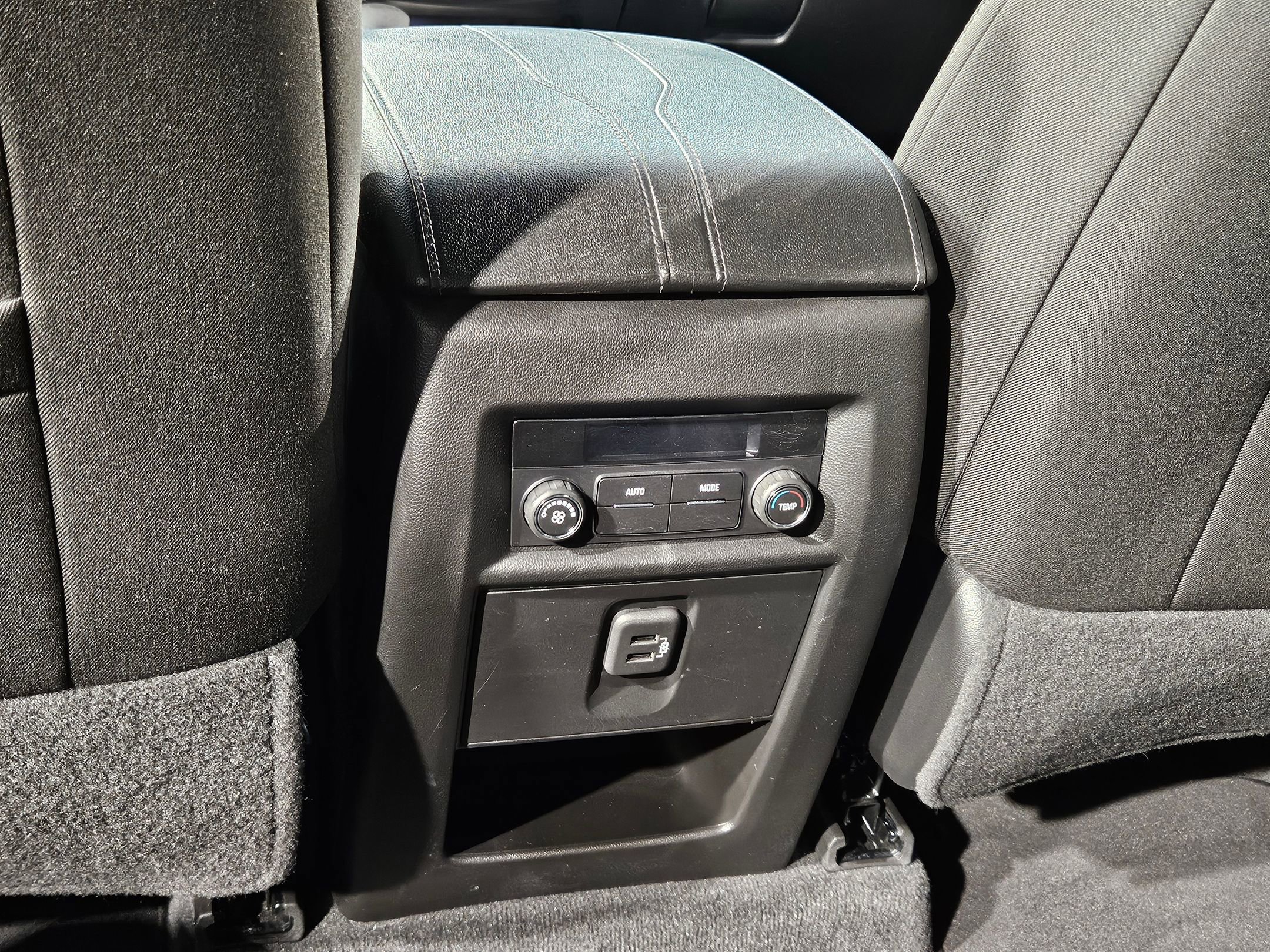 Used 2023 Chevrolet Traverse LT image 36