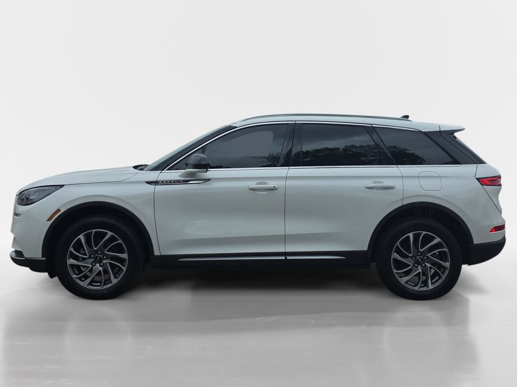 Used 2022 Lincoln Corsair AWD w/ Equipment Group 101A image 2