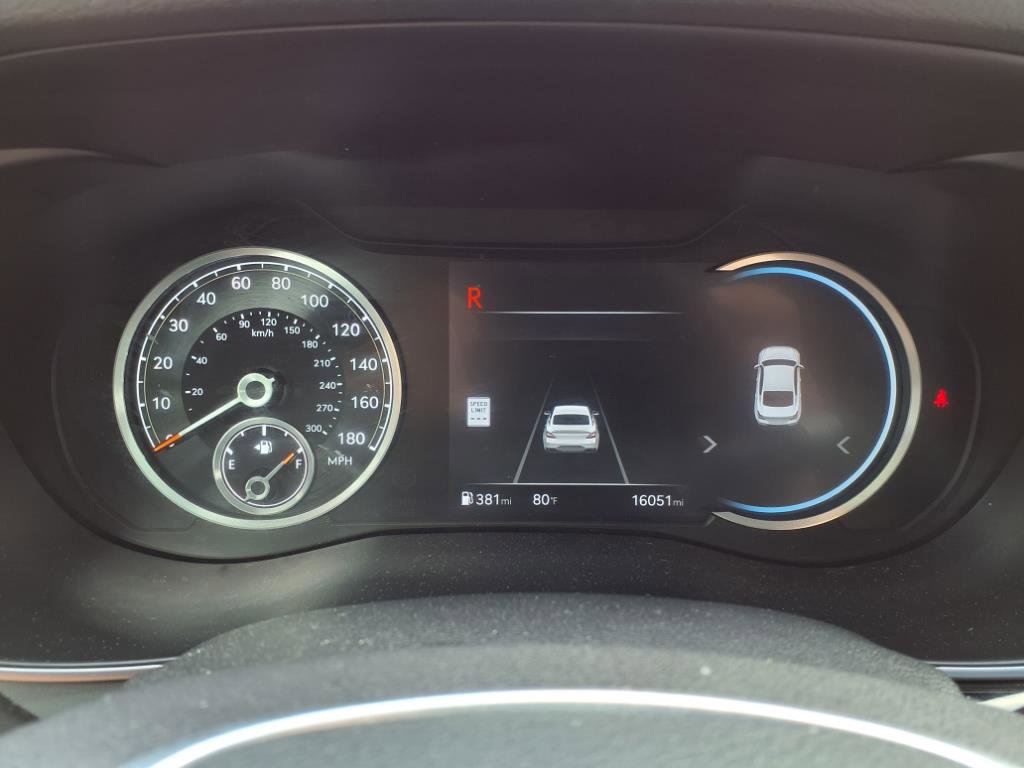 Used 2025 Genesis G70 2.5T image 25