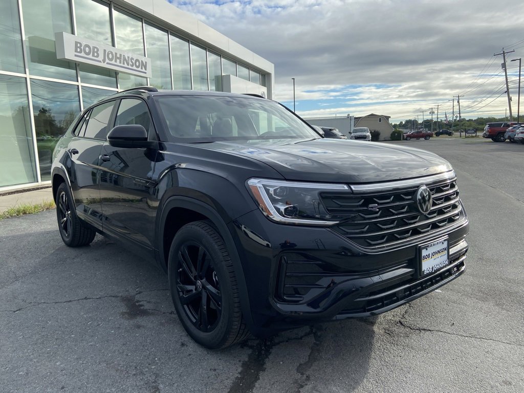New 2025 Volkswagen Atlas Cross Sport SEL R-Line image 1