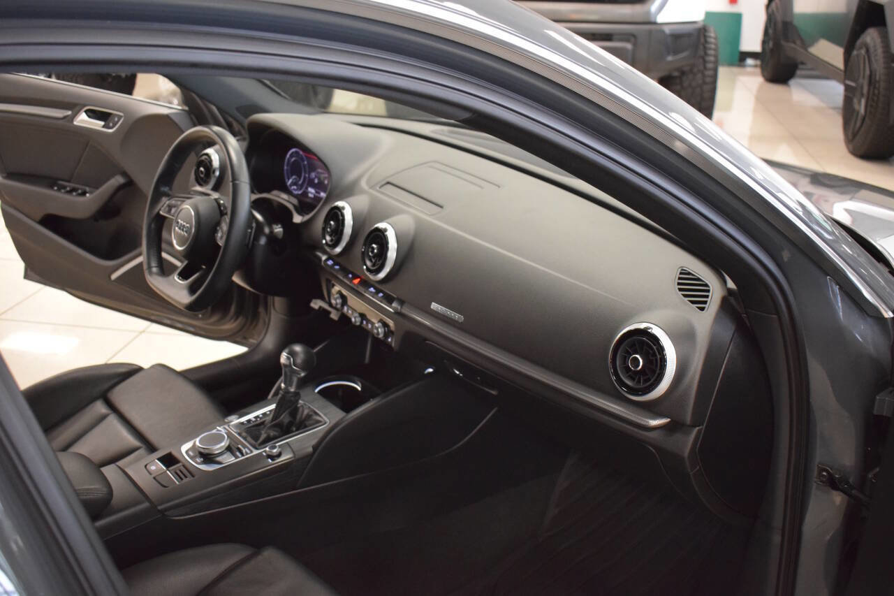 Used 2018 Audi A3 e-tron Premium Plus w/ Technology Package image 32