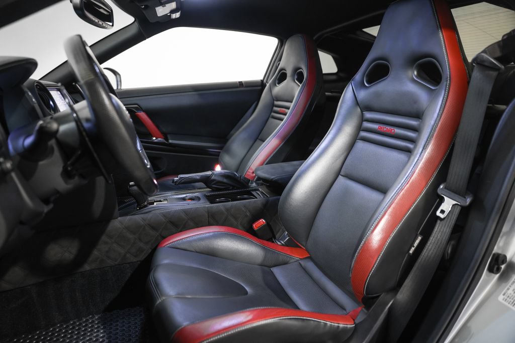 Used 2015 Nissan GT-R Black Edition AWD/4WD image 32