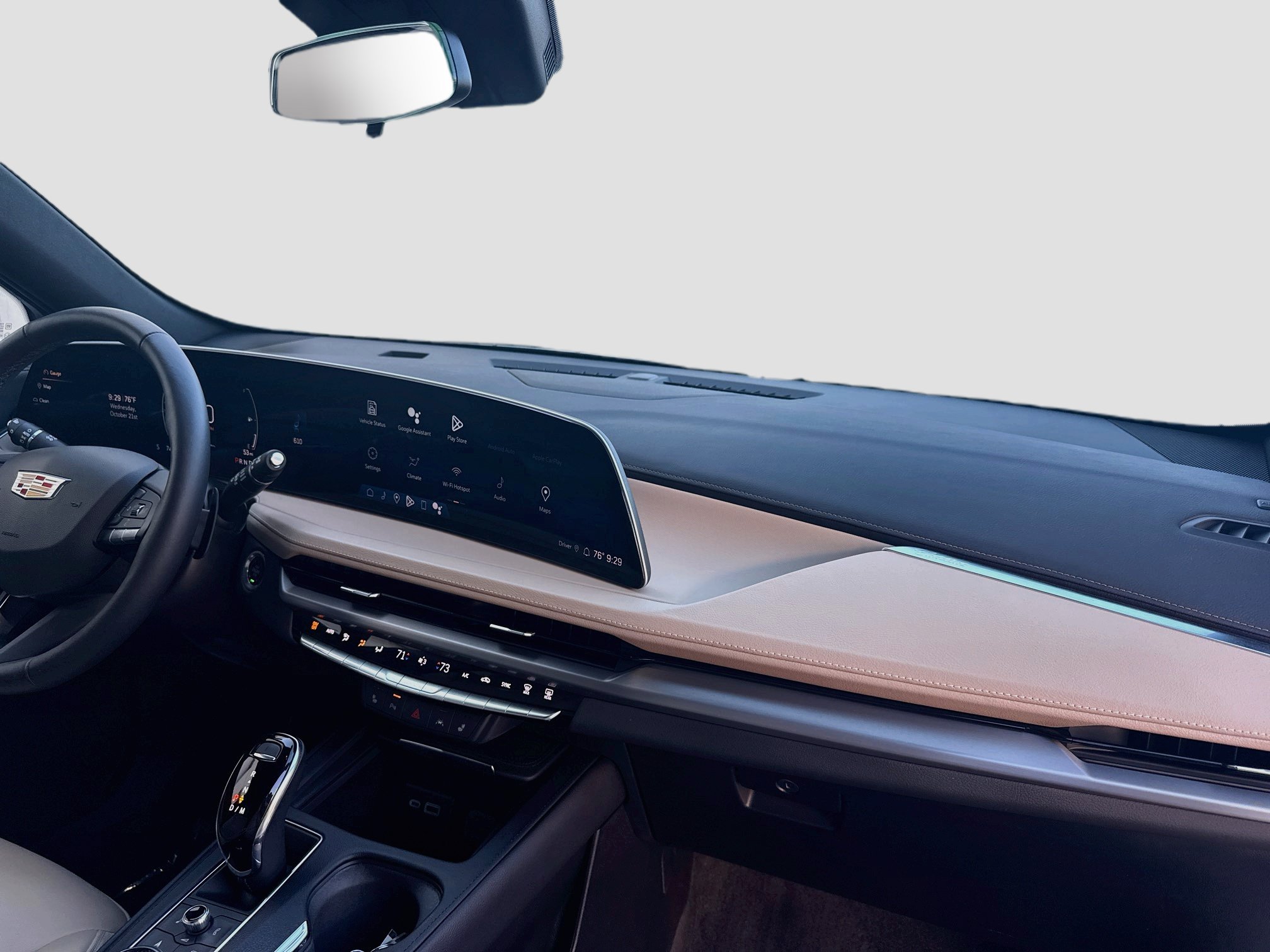Used 2024 Cadillac XT4 Luxury w/ Cold Weather Package FWD image 30
