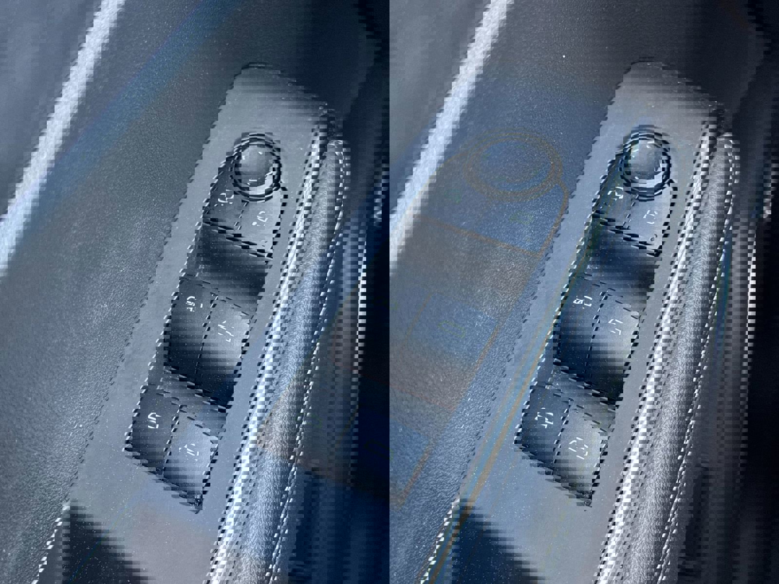 Used 2025 GMC Acadia Elevation image 15