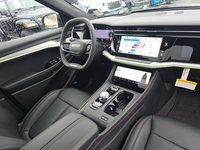 Used 2024 Jeep Wagoneer S image 10