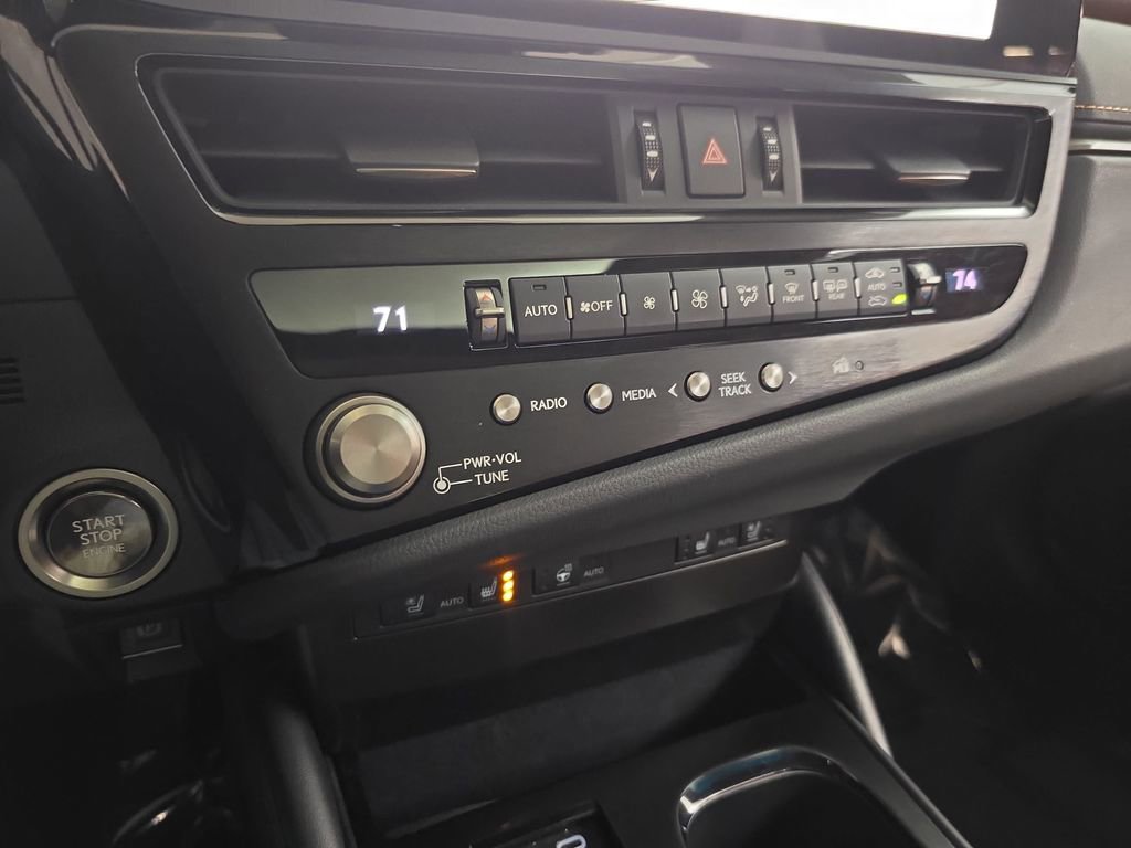 Used 2023 Lexus ES 250 w/ Premium Package AWD/4WD image 26