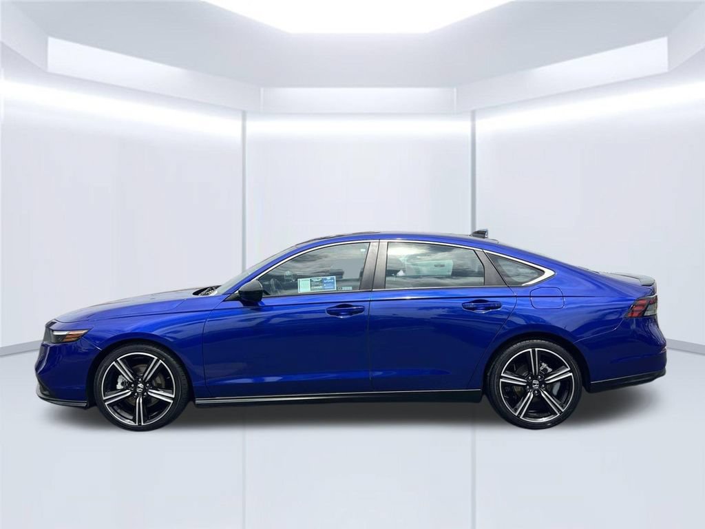 Used 2024 Honda Accord Sport image 2