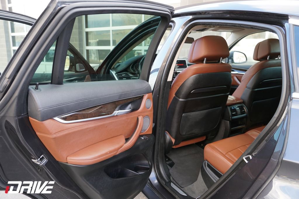 Used 2015 BMW X6 xDrive50i image 33