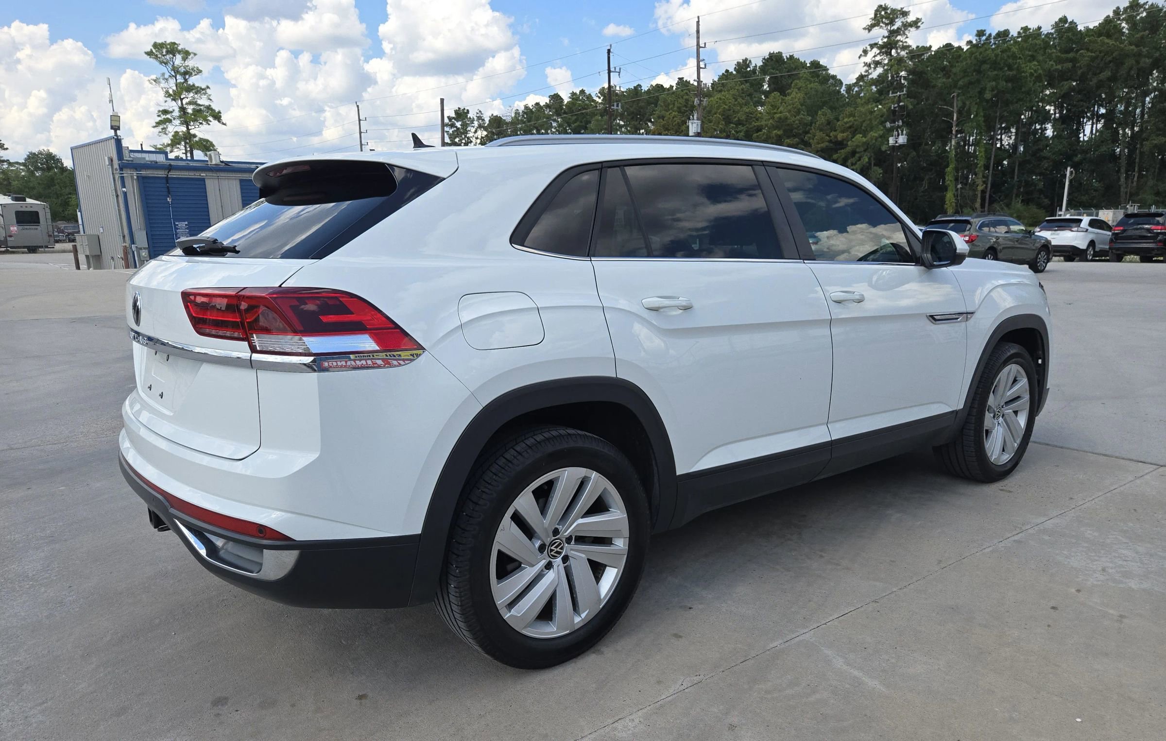Used 2021 Volkswagen Atlas Cross Sport SE w/ Panoramic Sunroof Package image 17