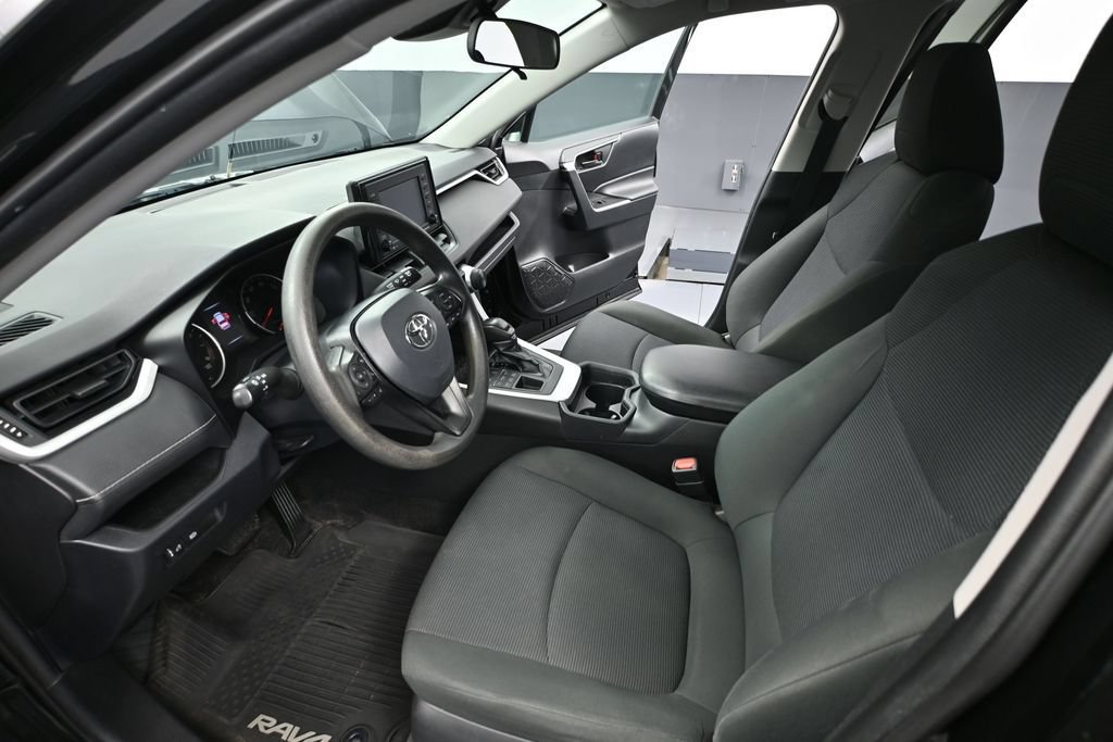 Used 2020 Toyota RAV4 LE w/ All Weather Liner Package AWD/4WD image 21