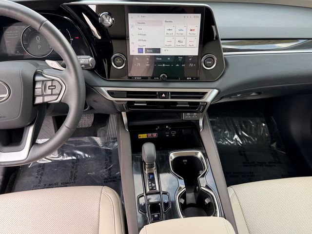 Used 2024 Lexus RX 350 FWD w/ Technology Package image 18