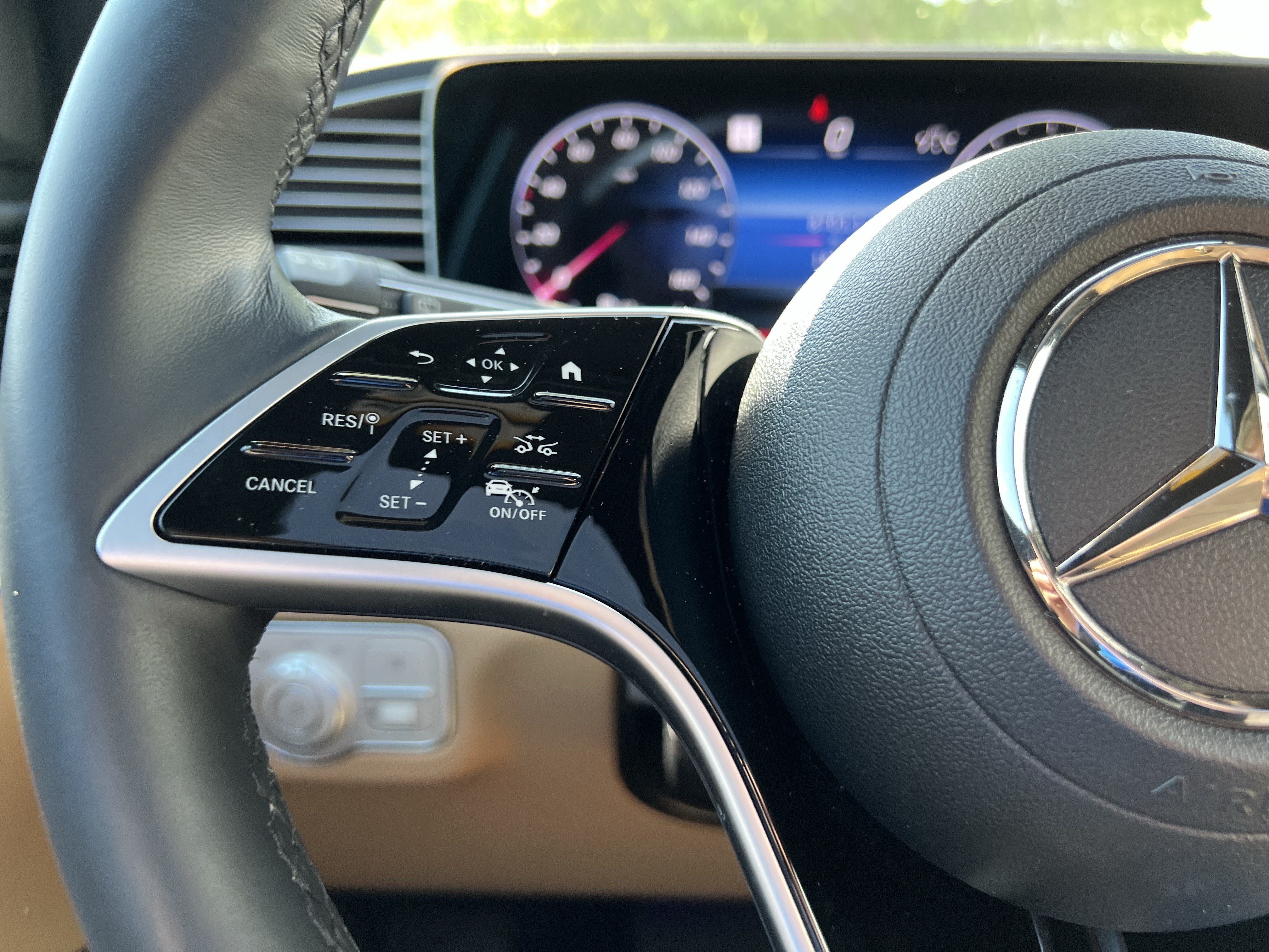 Certified 2025 Mercedes-Benz GLS 450 4MATIC image 19