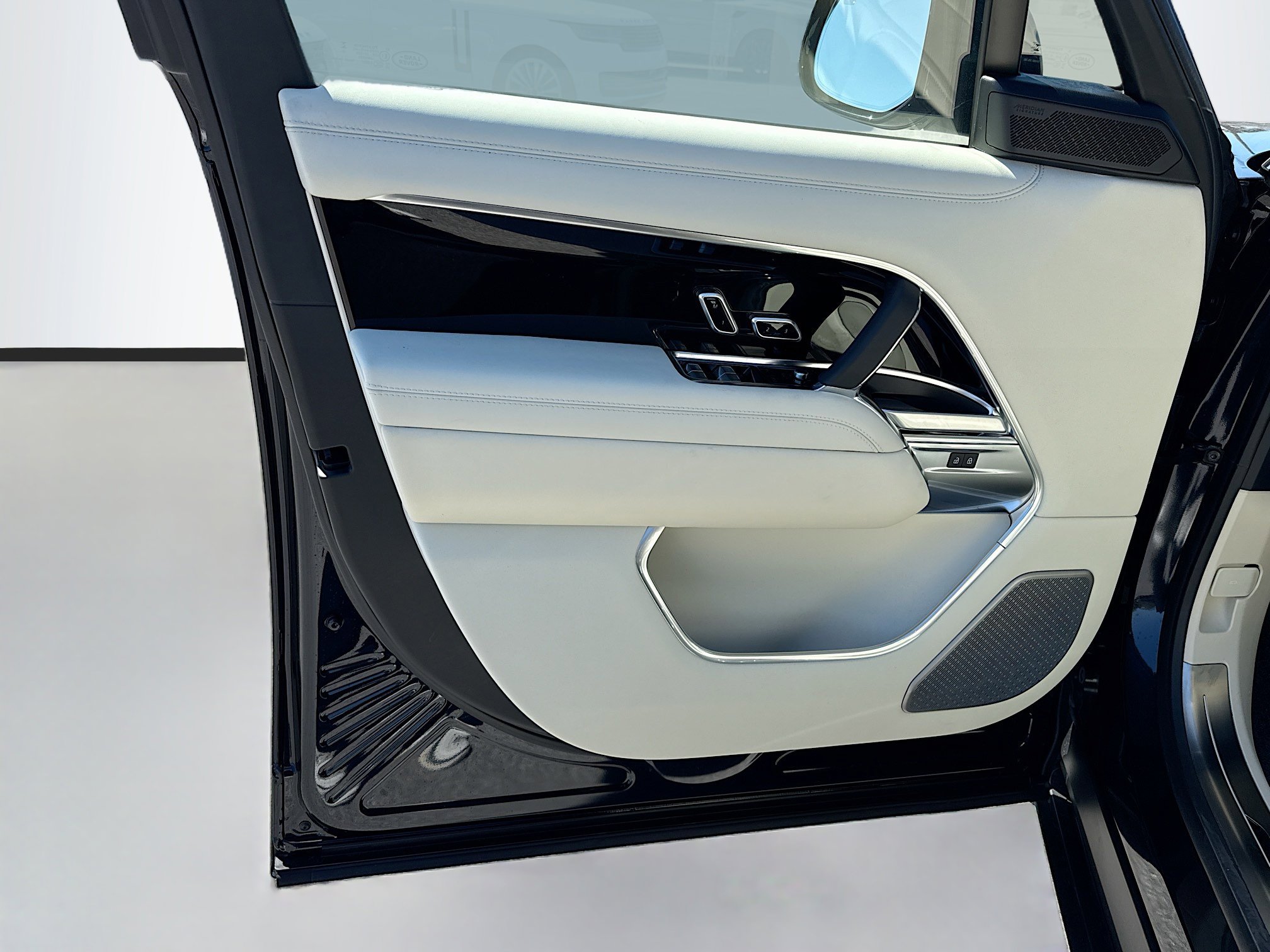 New 2026 Land Rover Range Rover Autobiography image 23