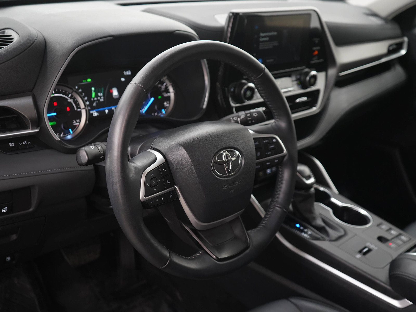 Used 2025 Toyota Highlander XLE AWD/4WD image 22