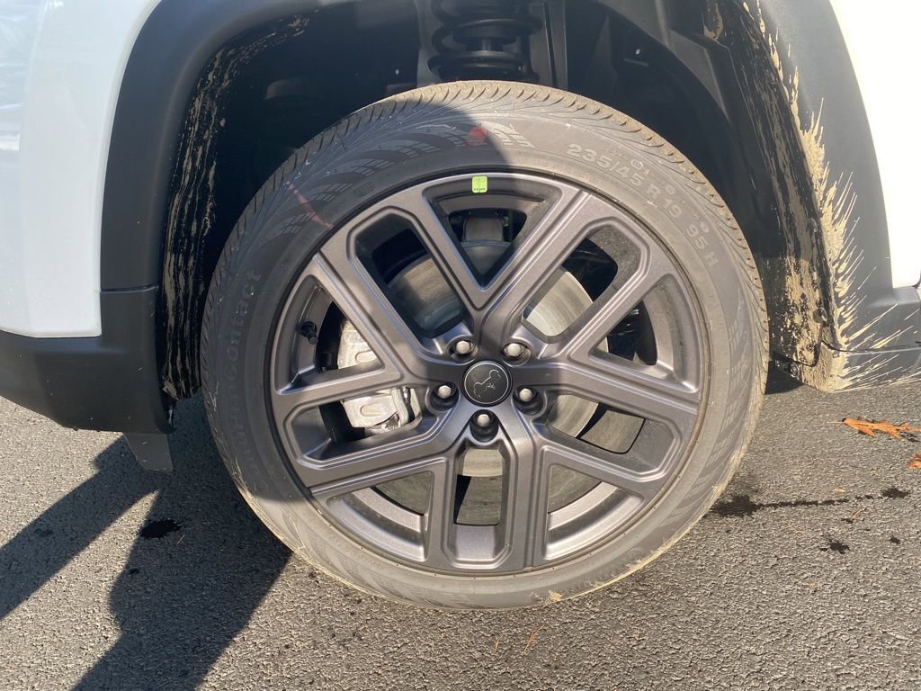 New 2026 Jeep Compass Latitude image 9