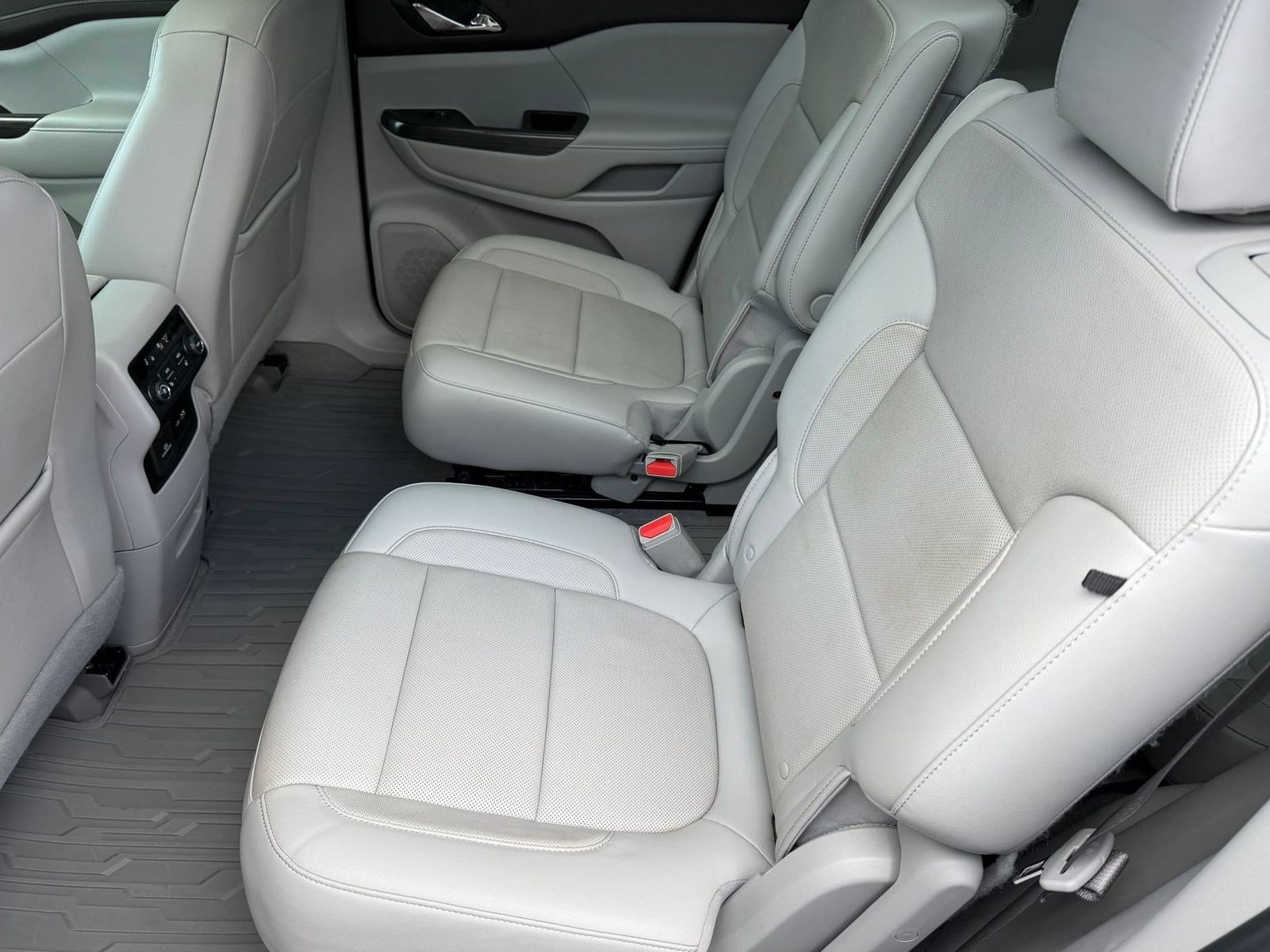 Used 2020 GMC Acadia SLT w/ Driver Alert Package II AWD/4WD image 23