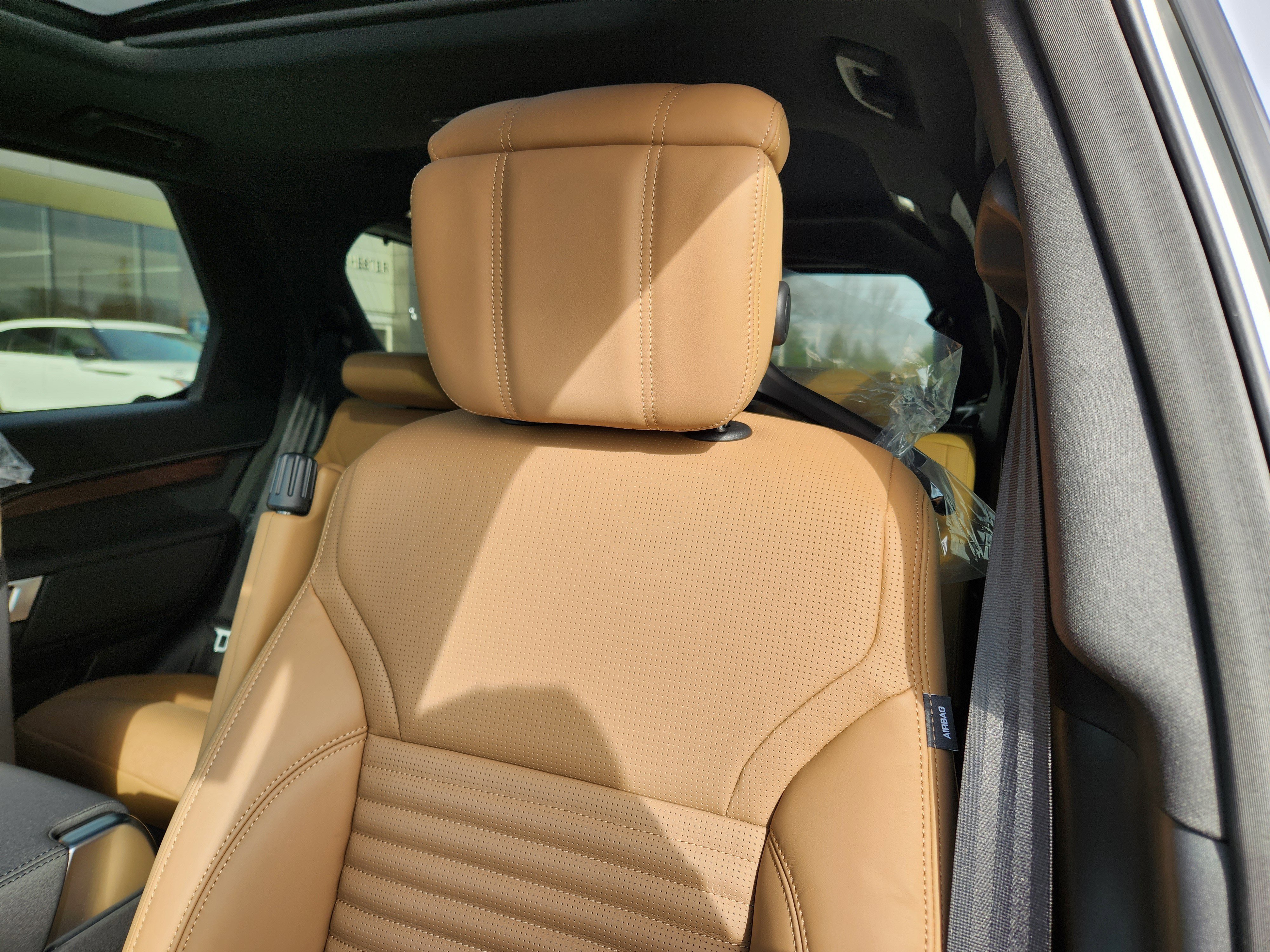 New 2026 Land Rover Discovery Dynamic SE AWD/4WD image 9