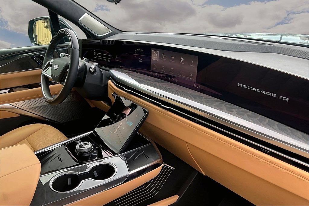 Certified 2026 Cadillac Escalade IQ Luxury 2 AWD/4WD image 27