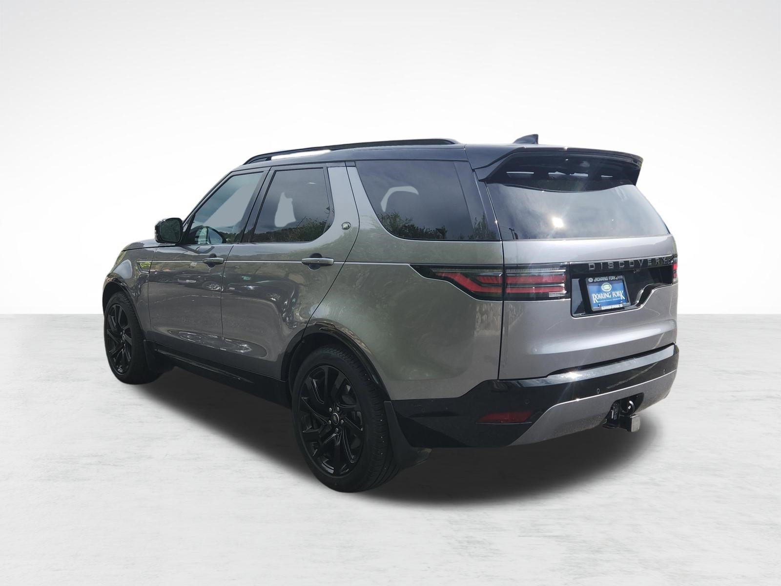 Used 2025 Land Rover Discovery Dynamic SE image 3
