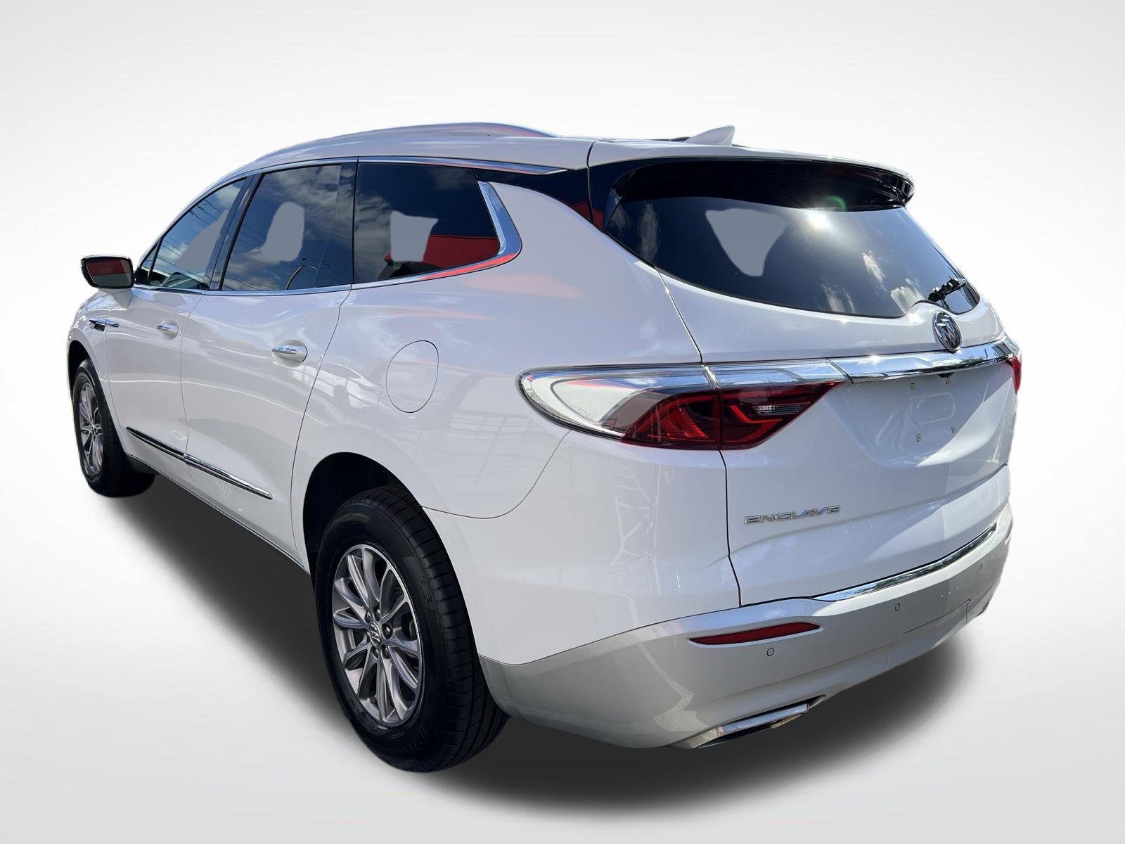 Used 2023 Buick Enclave Essence FWD image 5