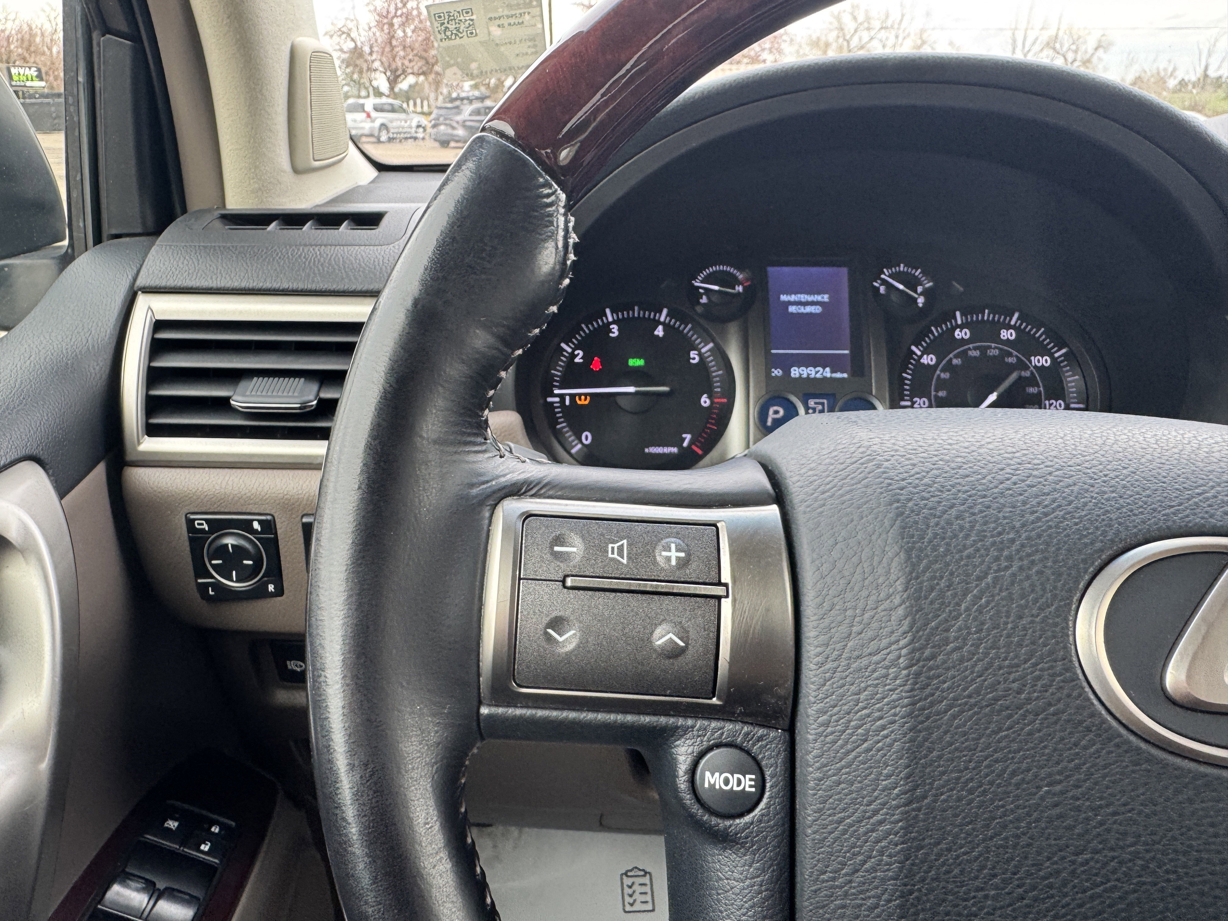 Used 2015 Lexus GX 460 w/ Premium Package image 24