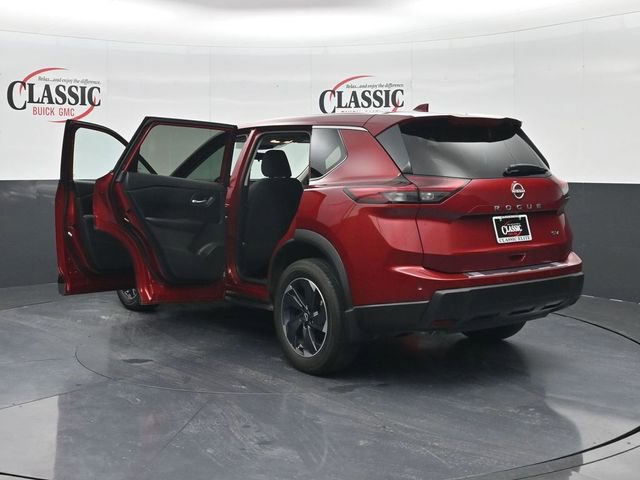 Used 2024 Nissan Rogue SV image 34