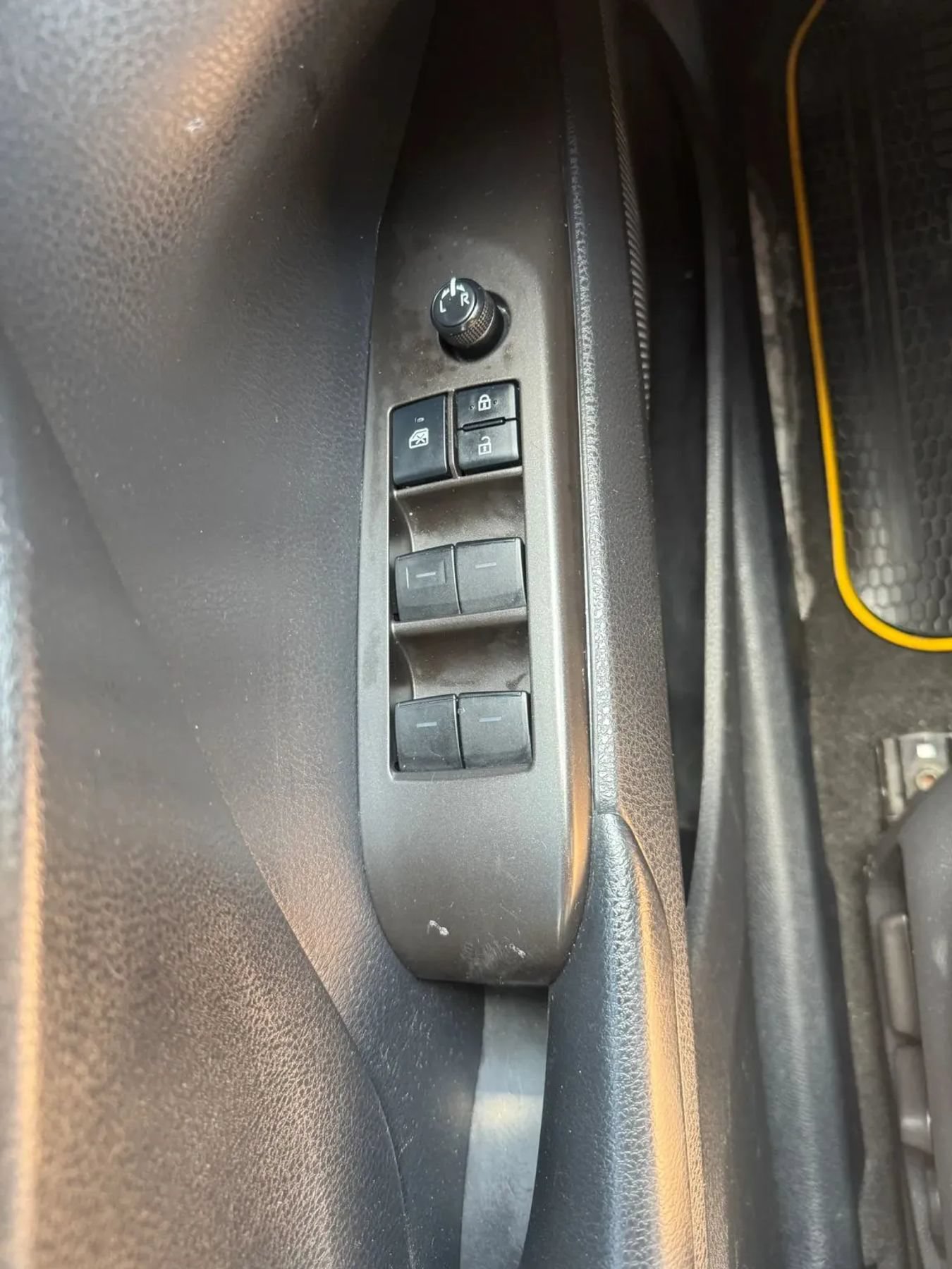Used 2021 Toyota Camry SE FWD image 15