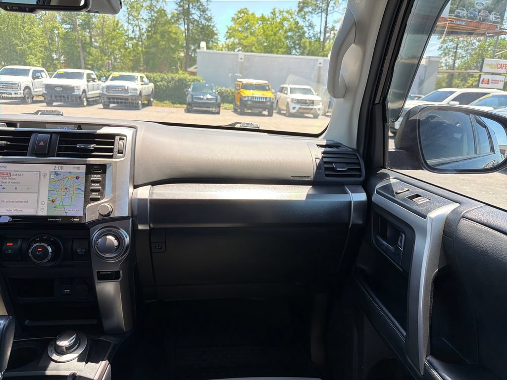 Used 2021 Toyota 4Runner SR5 Premium w/ Moonroof Package AWD/4WD image 17