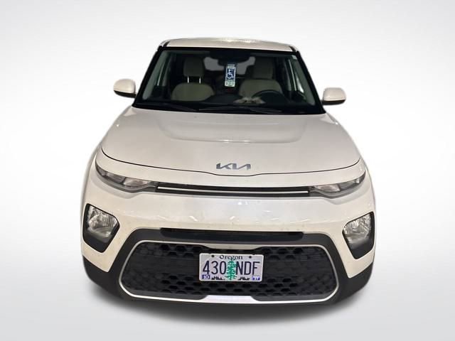 Used 2022 Kia Soul LX image 2