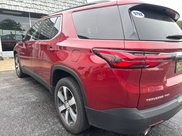 Used 2022 Chevrolet Traverse LT w/ LT Premium Package AWD/4WD image 4