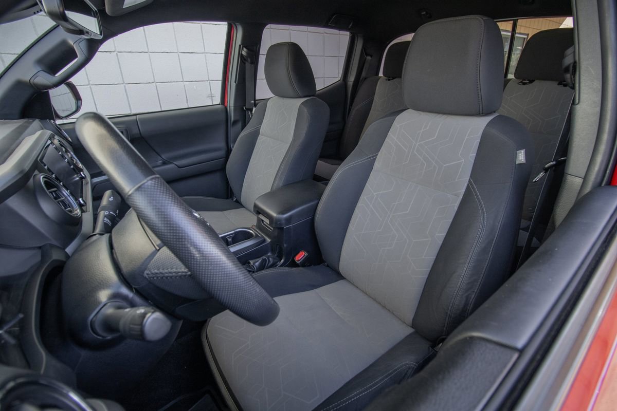 Used 2022 Toyota Tacoma TRD Off-Road image 15