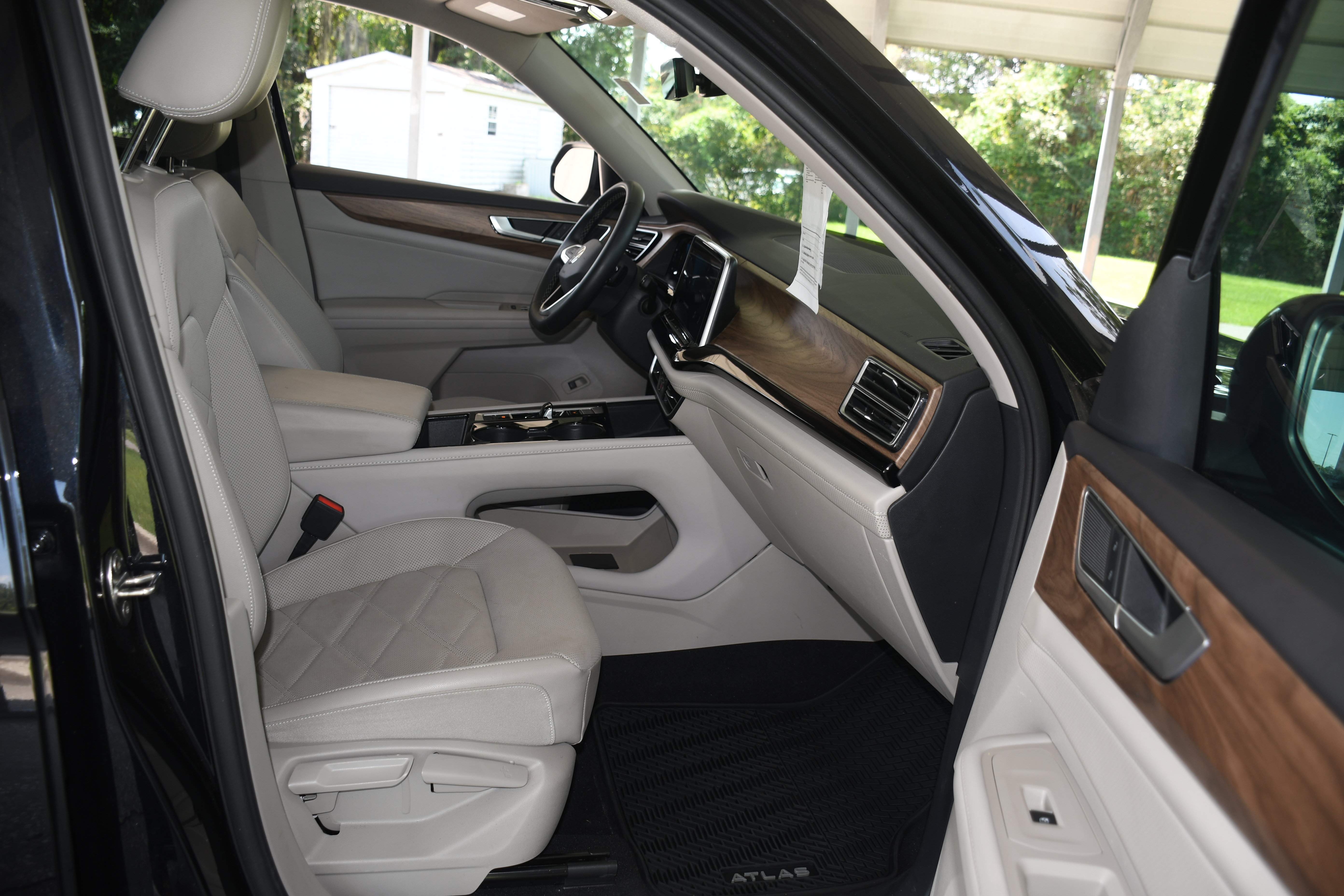 Used 2024 Volkswagen Atlas SE FWD image 21