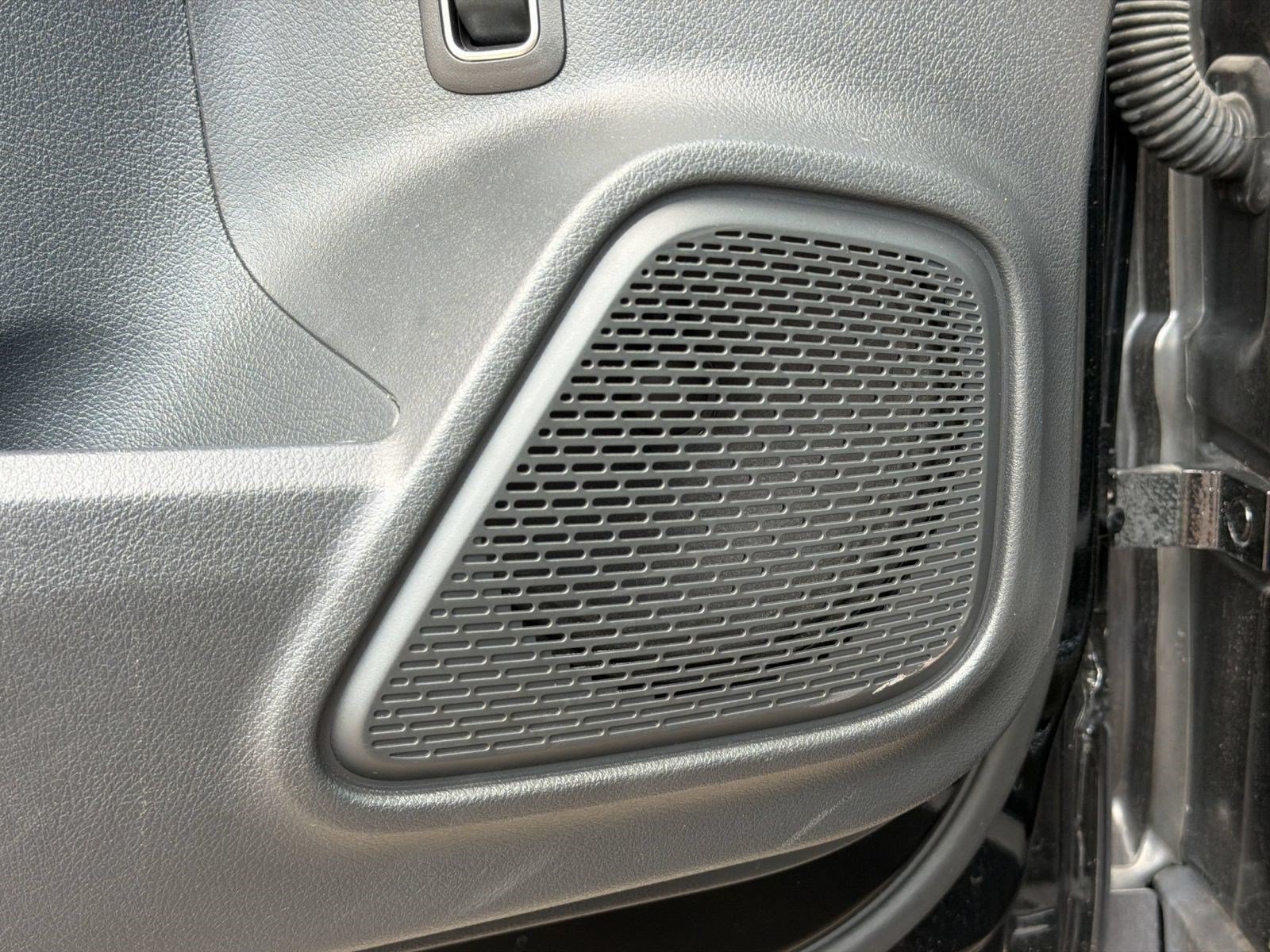 Used 2025 Mercedes-Benz GLB 250 image 29
