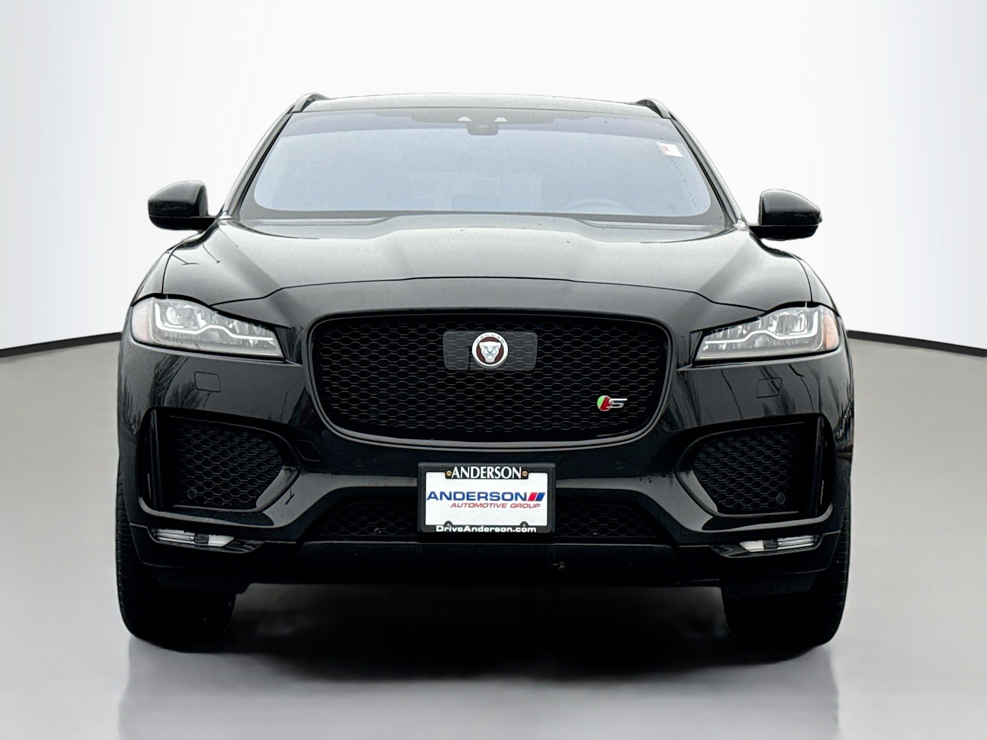 Used 2020 Jaguar F-PACE S image 15
