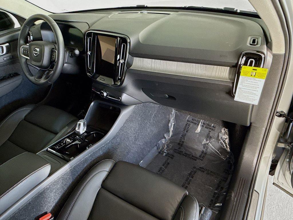 Used 2026 Volvo XC40 B5 Plus w/ Protection Package Premier image 29