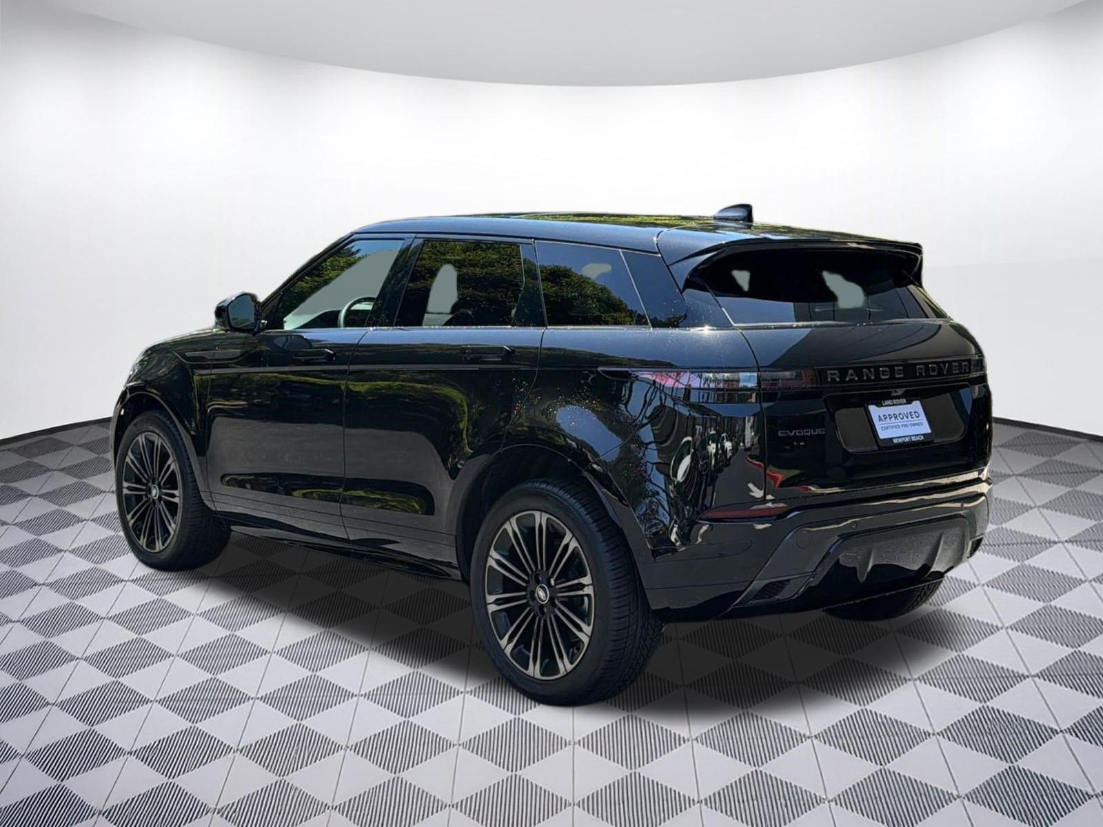 Used 2026 Land Rover Range Rover Evoque Dynamic SE AWD/4WD image 3
