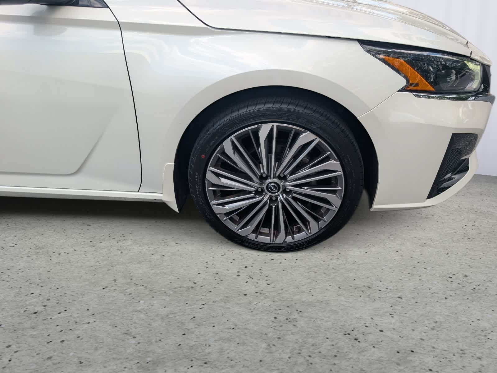 Used 2023 Nissan Altima 2.5 SL AWD/4WD image 9