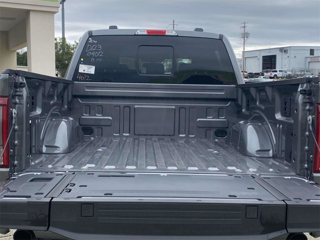 New 2025 Ford F150 Lariat w/ Equipment Group 501A Mid image 11