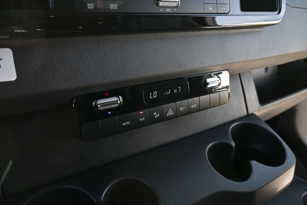 Used 2025 Mercedes-Benz Sprinter 2500 image 15