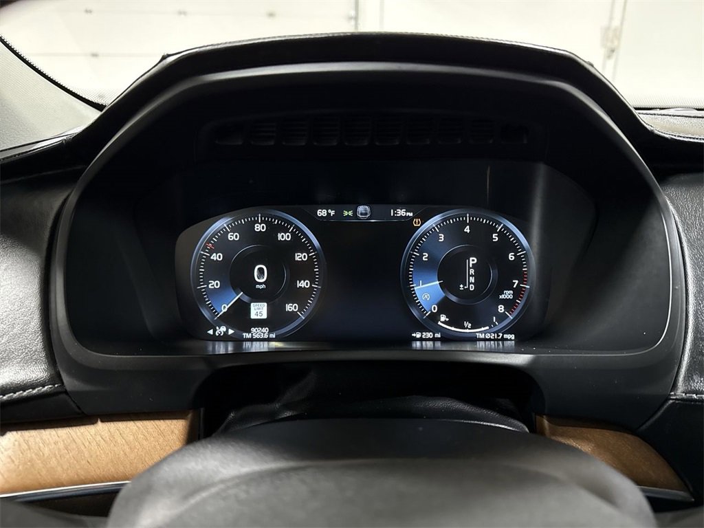 Used 2017 Volvo XC90 T6 Inscription w/ Vision Package image 12