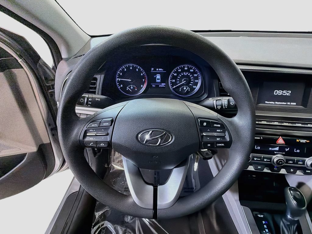 Used 2020 Hyundai Elantra SE FWD image 13