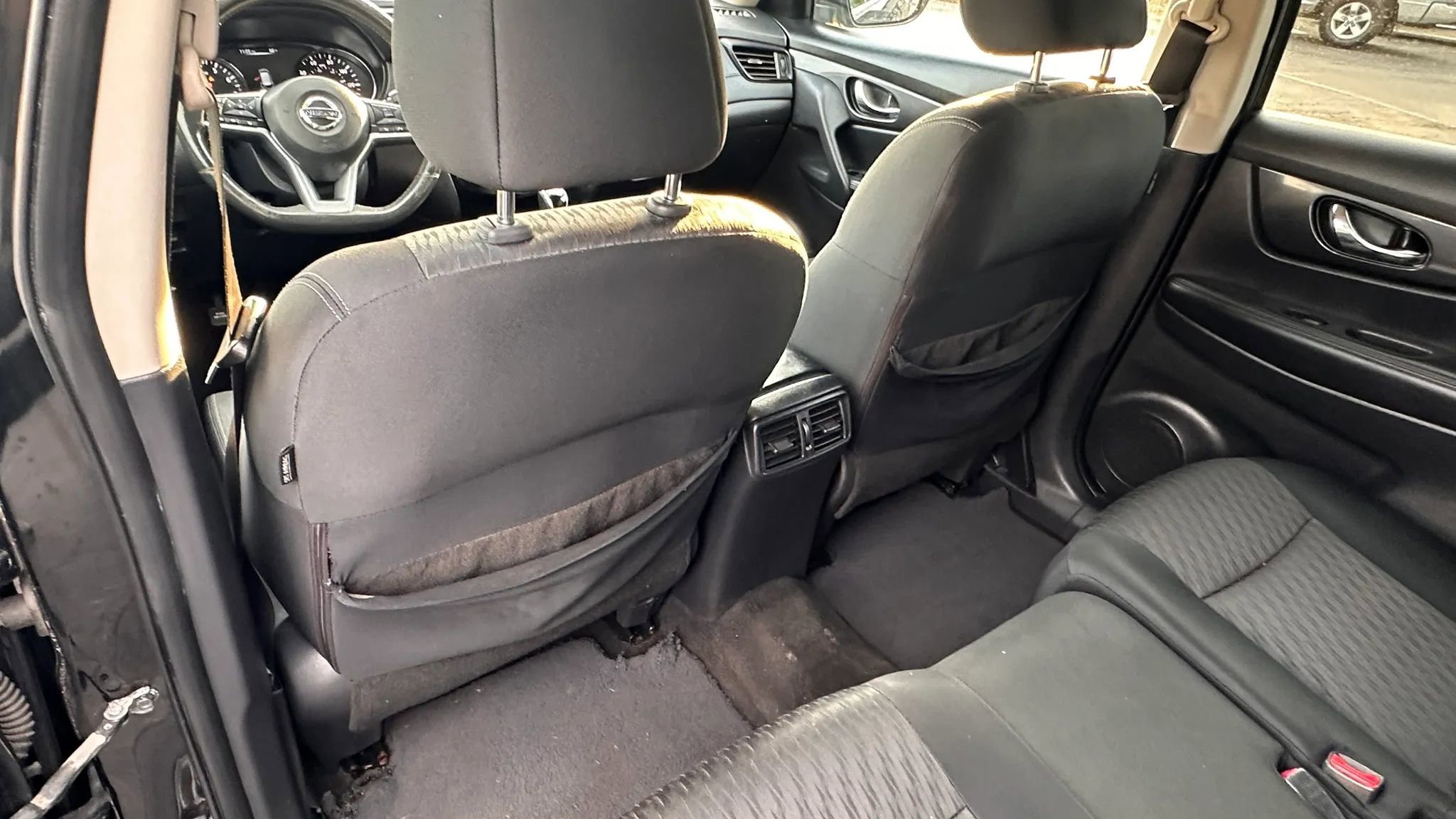 Used 2017 Nissan Rogue SV AWD/4WD image 11