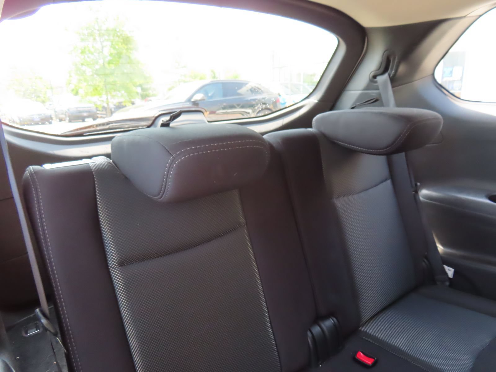Used 2018 Nissan Pathfinder SV AWD/4WD image 39