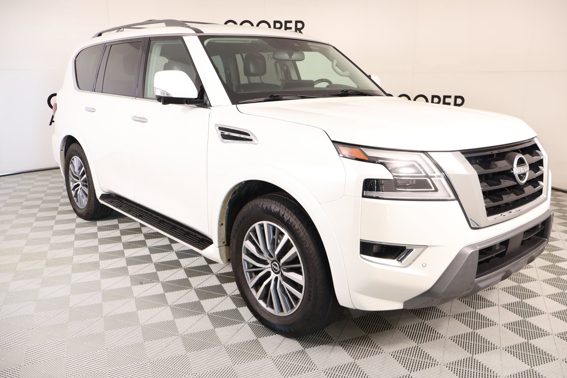 Used 2023 Nissan Armada SL w/ Cargo Package RWD image 1
