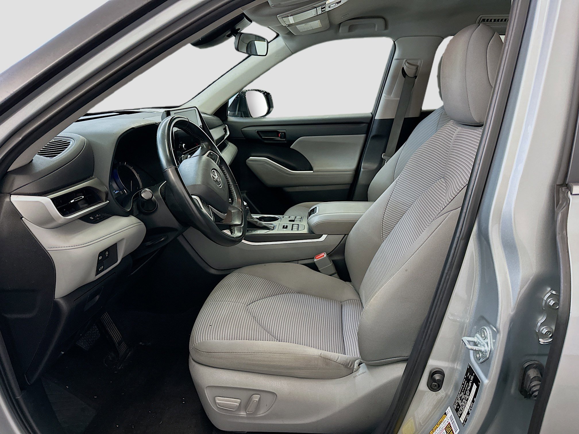 Used 2023 Toyota Highlander LE image 13