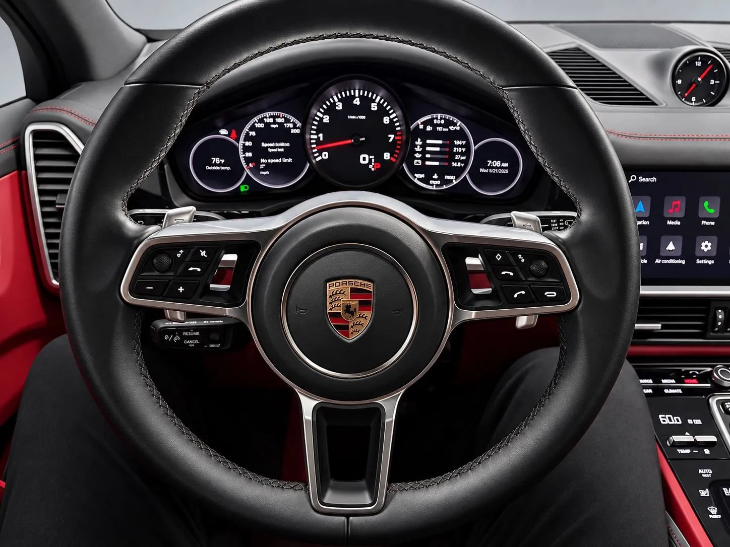 Used 2023 Porsche Cayenne S Platinum AWD/4WD image 31