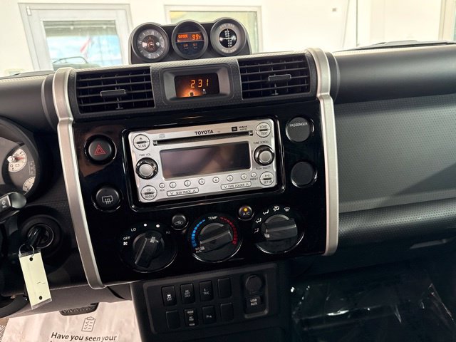 Used 2012 Toyota FJ Cruiser 4WD w/ Upgrade Pkg image 21