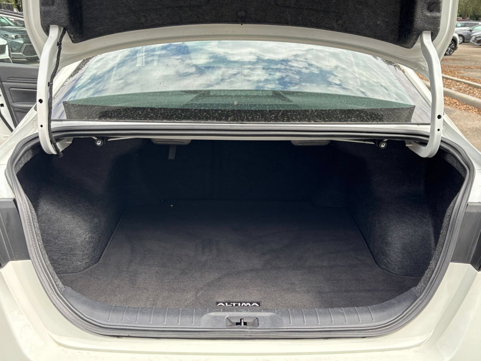 Used 2025 Nissan Altima 2.5 SV FWD image 26