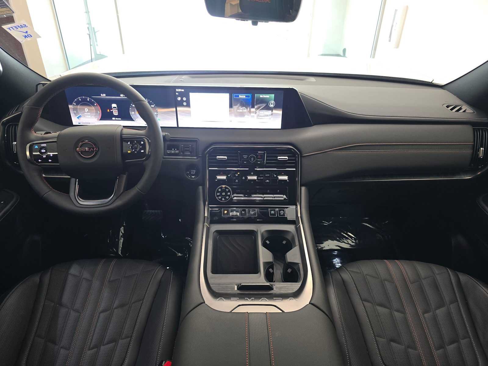 Used 2025 Nissan Armada PRO-4X AWD/4WD image 10